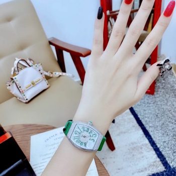 Dong-ho-Franck-Muller-V32-mau-xanh-la-cay-1.jpg